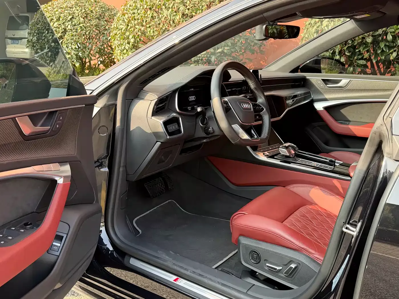 Audi A7L 2024 45 TFSI quattro S-line Black Warrior Edition фото 4