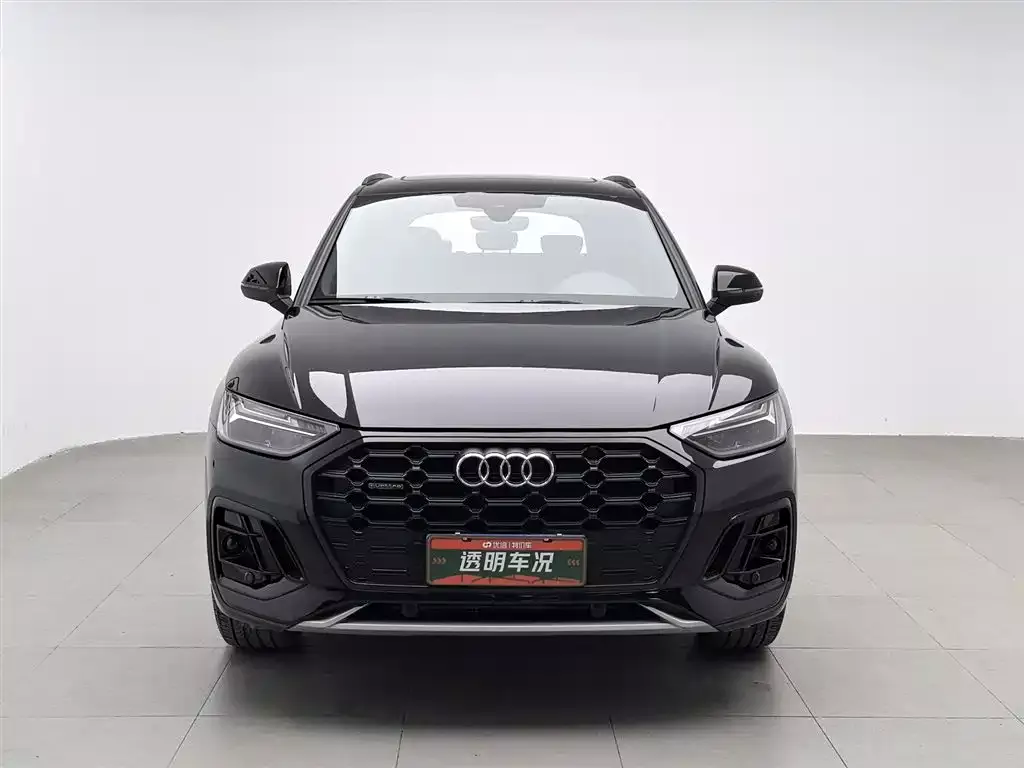 Audi Q5L 2025 45th Anniversary Edition 40 TFSI Dynamic Fashion фото 3