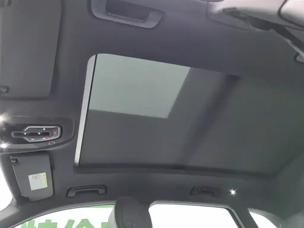 Audi Q5L 2025 45th Anniversary Edition 40 TFSI Dynamic Fashion фото 14