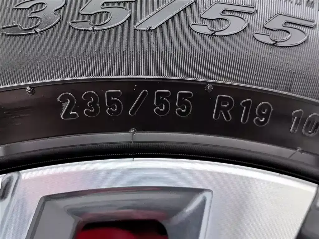 Audi Q5L 2025 45th Anniversary Edition 40 TFSI Dynamic Fashion фото 24