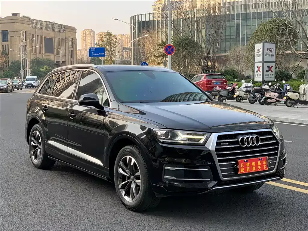 Audi Q7 2018 40 TFSI Comfort фото 3