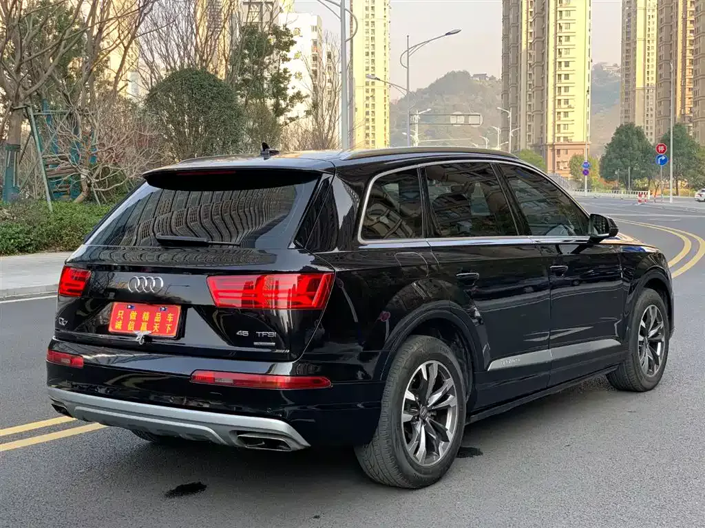 Audi Q7 2018 40 TFSI Comfort фото 4