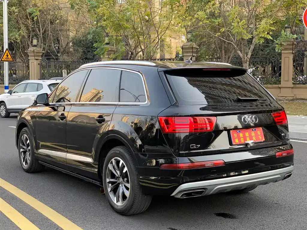 Audi Q7 2018 40 TFSI Comfort фото 6
