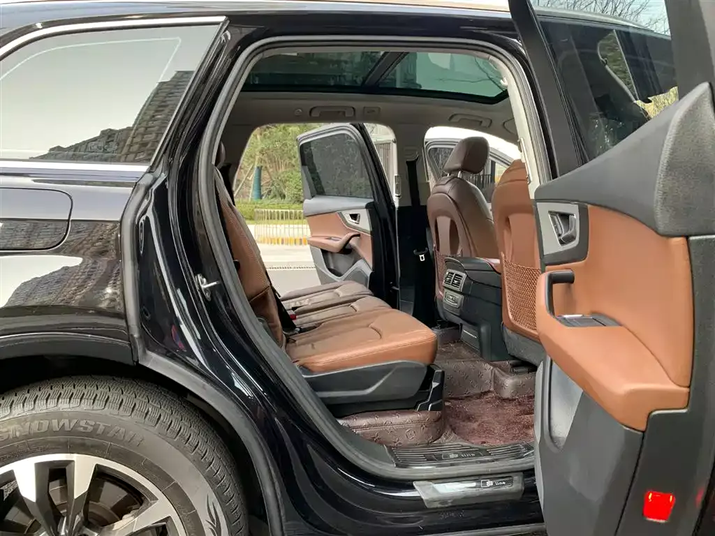Audi Q7 2018 40 TFSI Comfort фото 14