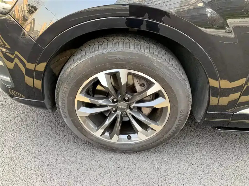 Audi Q7 2018 40 TFSI Comfort фото 21