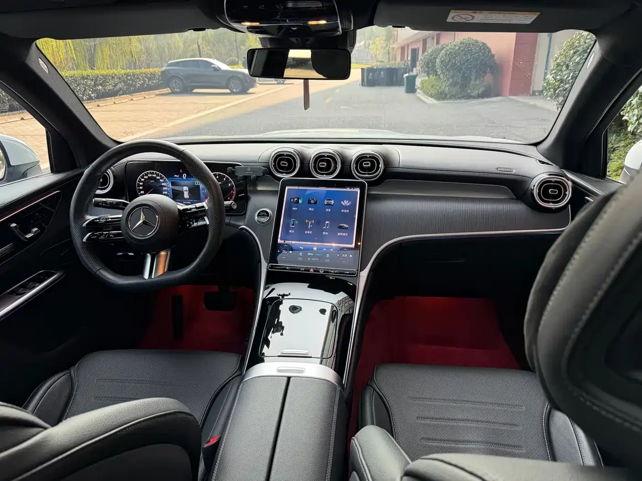 Mercedes-Benz GLC 2023 Facelift GLC 260 L 4MATIC Sport 5-Seater фото 5