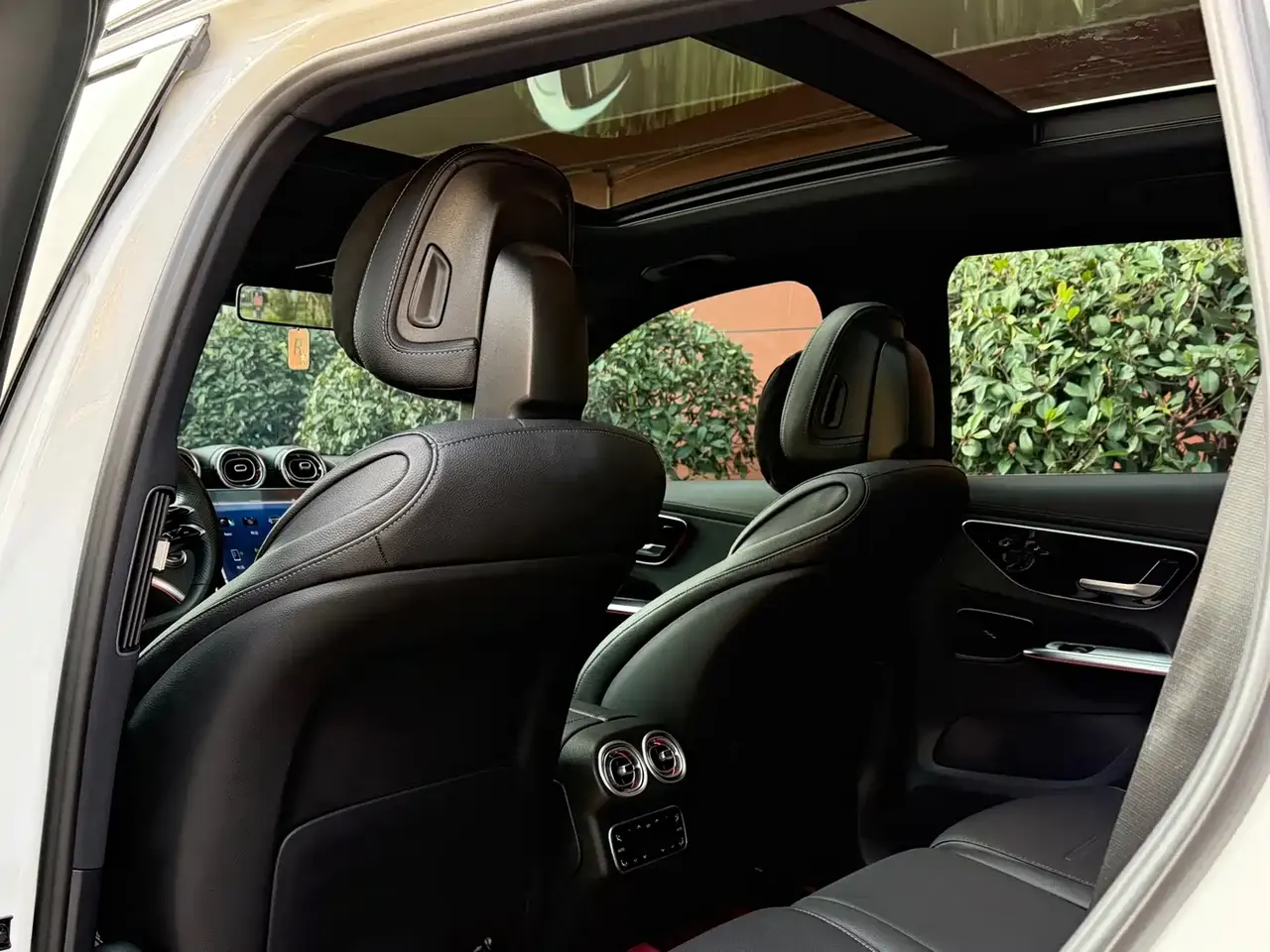 Mercedes-Benz GLC 2023 Facelift GLC 260 L 4MATIC Sport 5-Seater фото 9