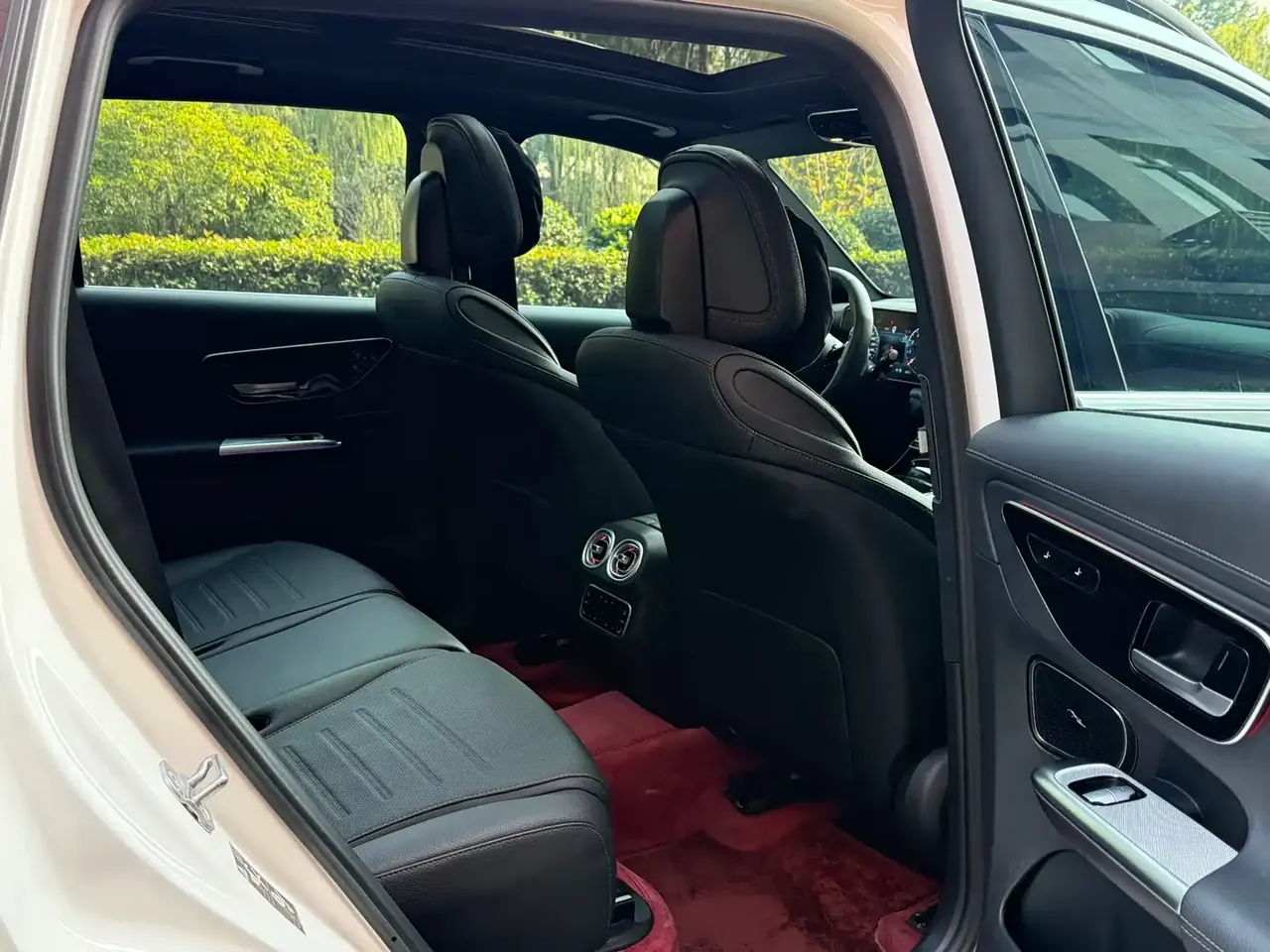 Mercedes-Benz GLC 2023 Facelift GLC 260 L 4MATIC Sport 5-Seater фото 10
