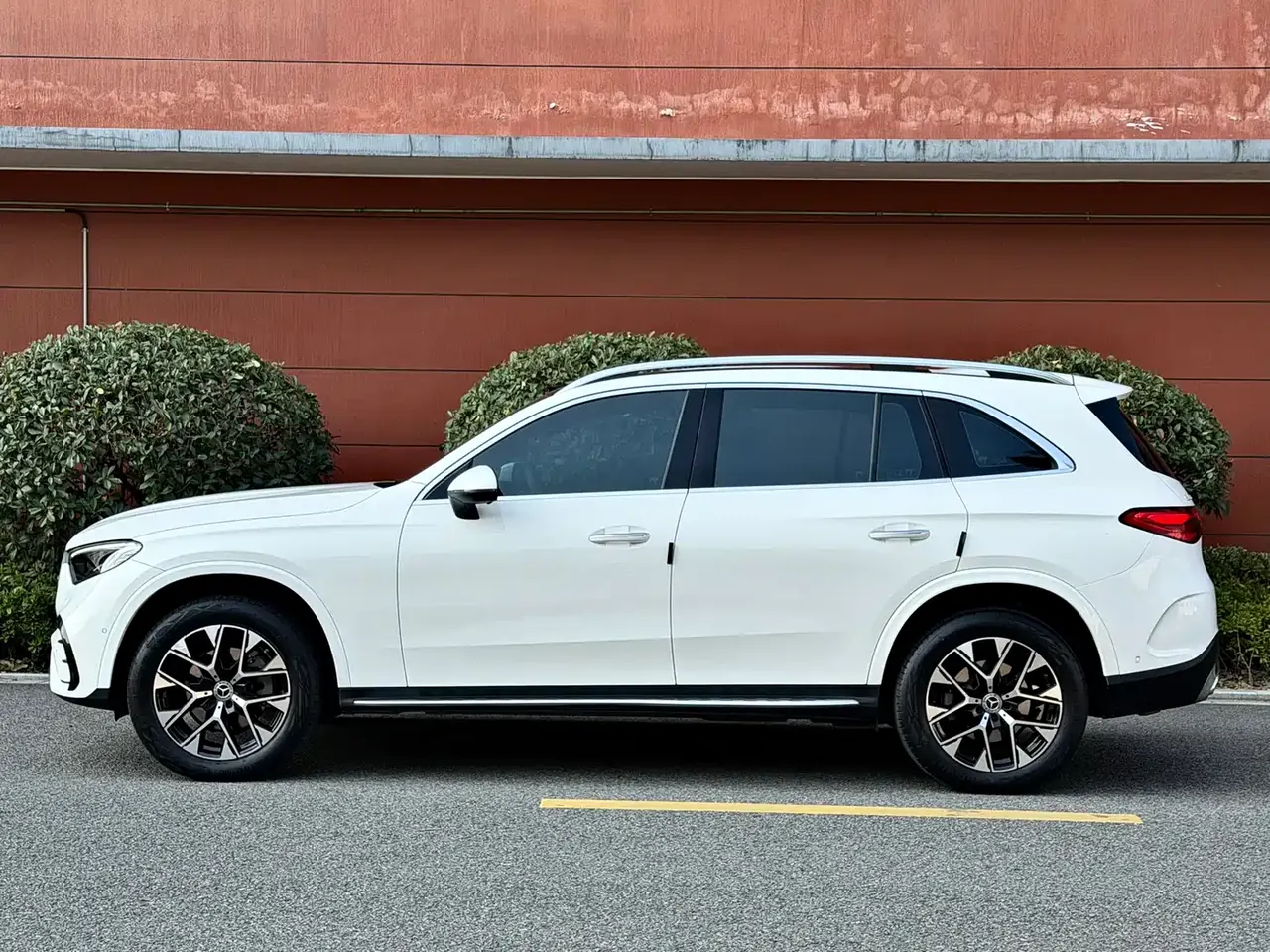 Mercedes-Benz GLC 2023 Facelift GLC 260 L 4MATIC Sport 5-Seater фото 11