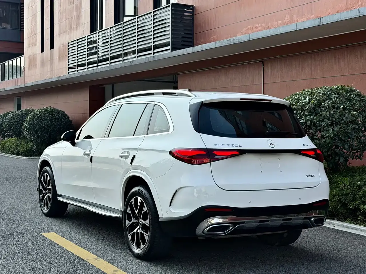 Mercedes-Benz GLC 2023 Facelift GLC 260 L 4MATIC Sport 5-Seater фото 12