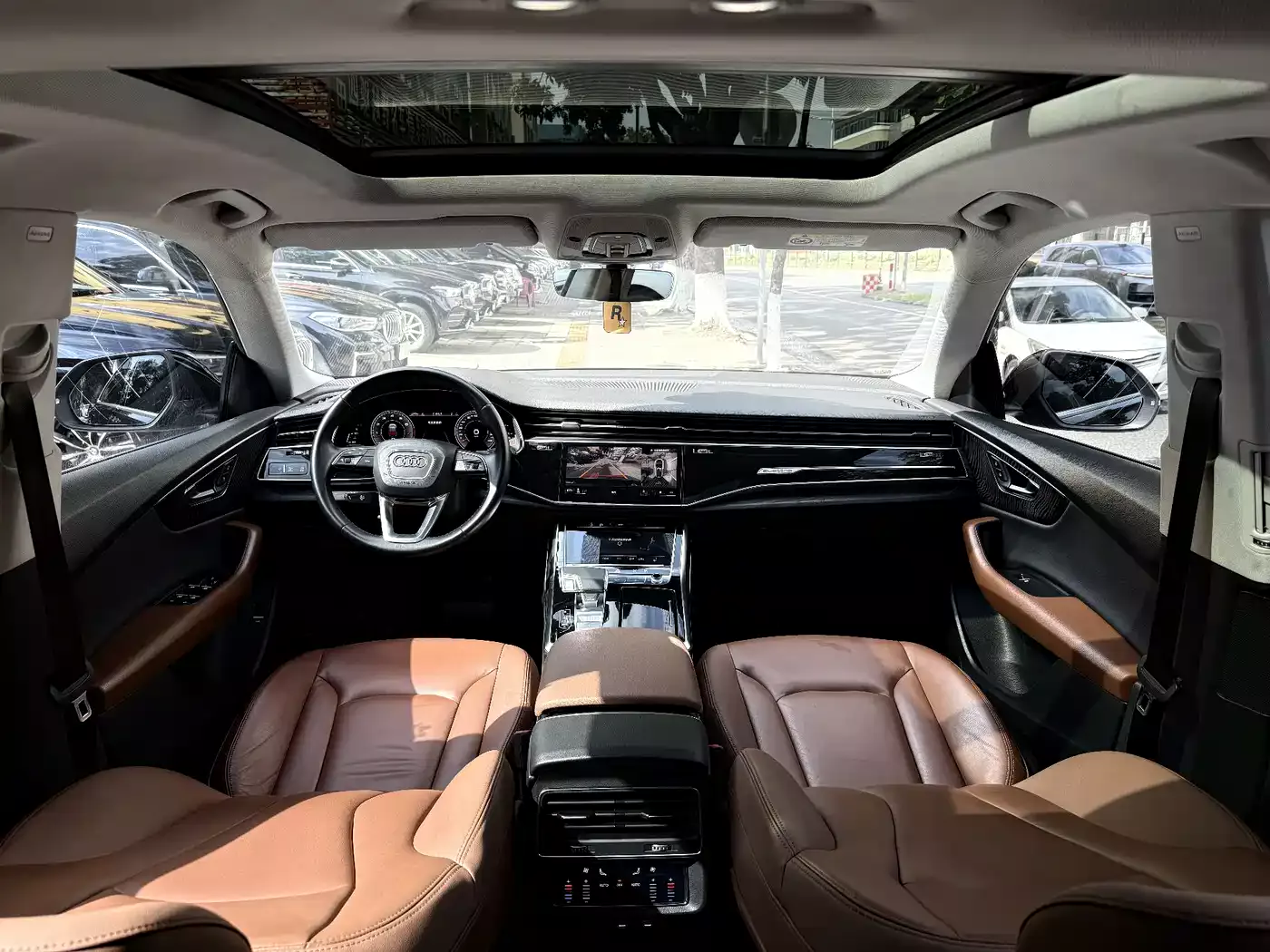Audi Q8 2022 55 TFSI Luxury Dynamic фото 7