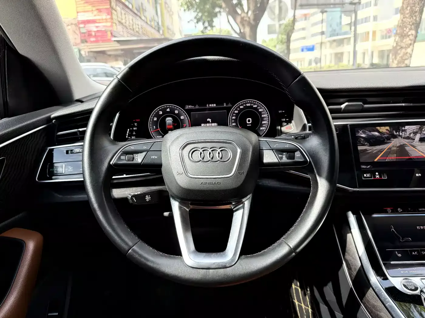 Audi Q8 2022 55 TFSI Luxury Dynamic фото 11