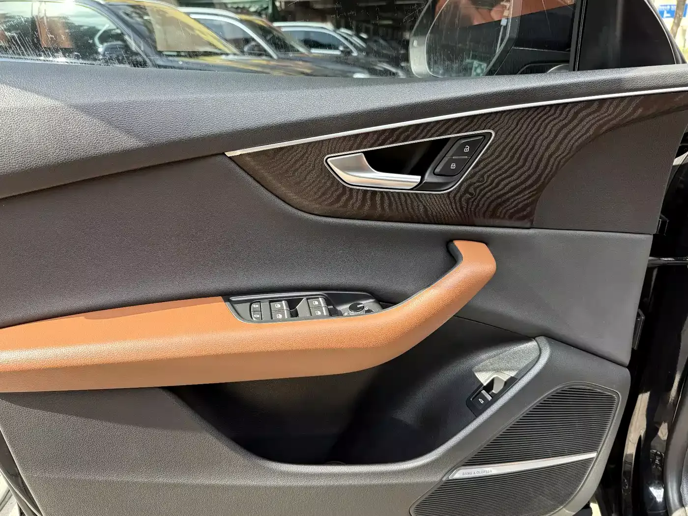 Audi Q8 2022 55 TFSI Luxury Dynamic фото 14