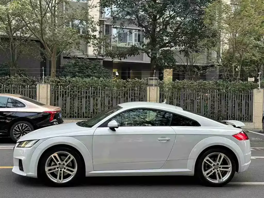 Audi TT 2015 TT Coupe 45 TFSI фото 2
