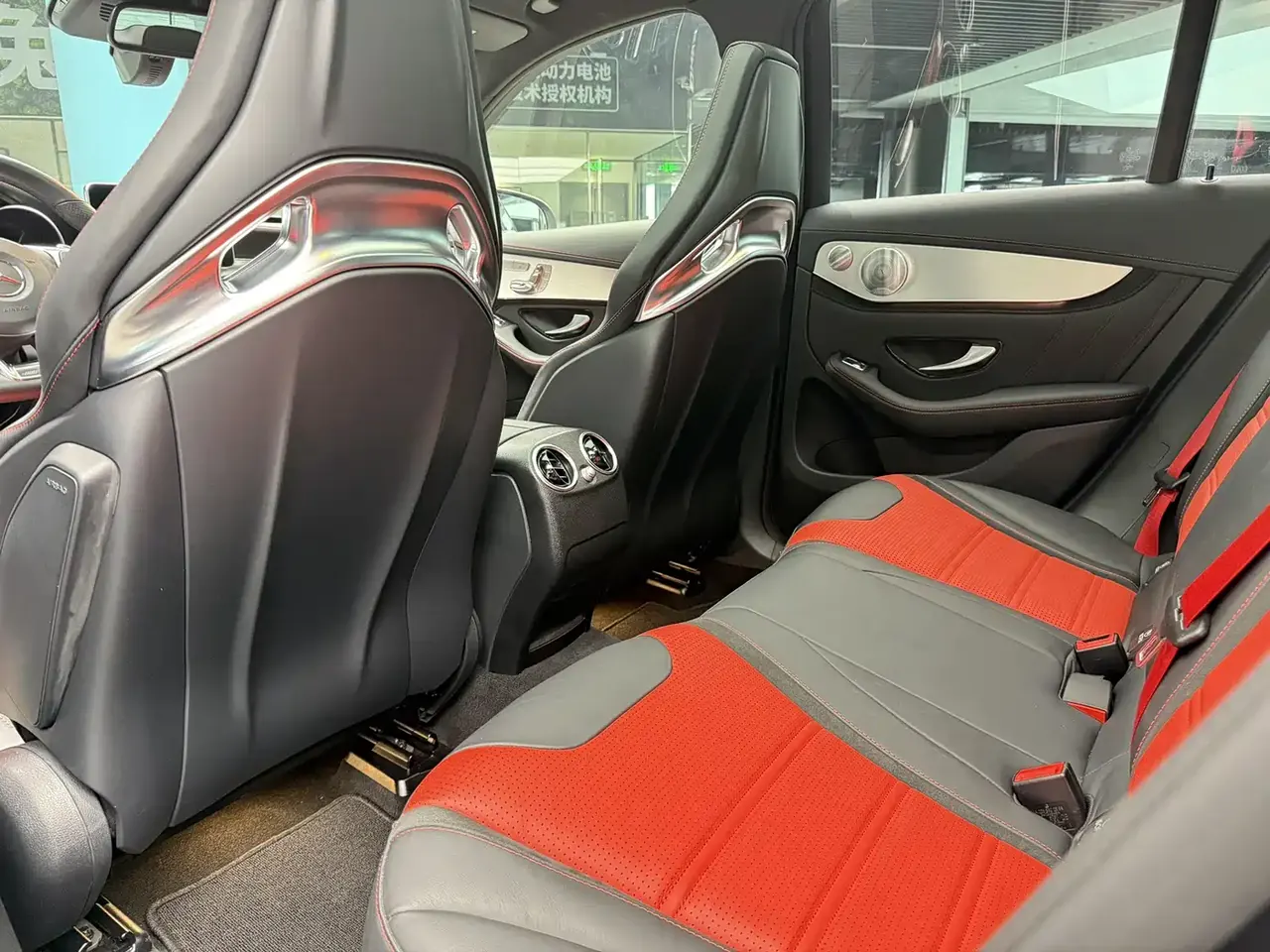 Mercedes-Benz GLC AMG 2018 AMG GLC 63 4MATIC+ фото 9
