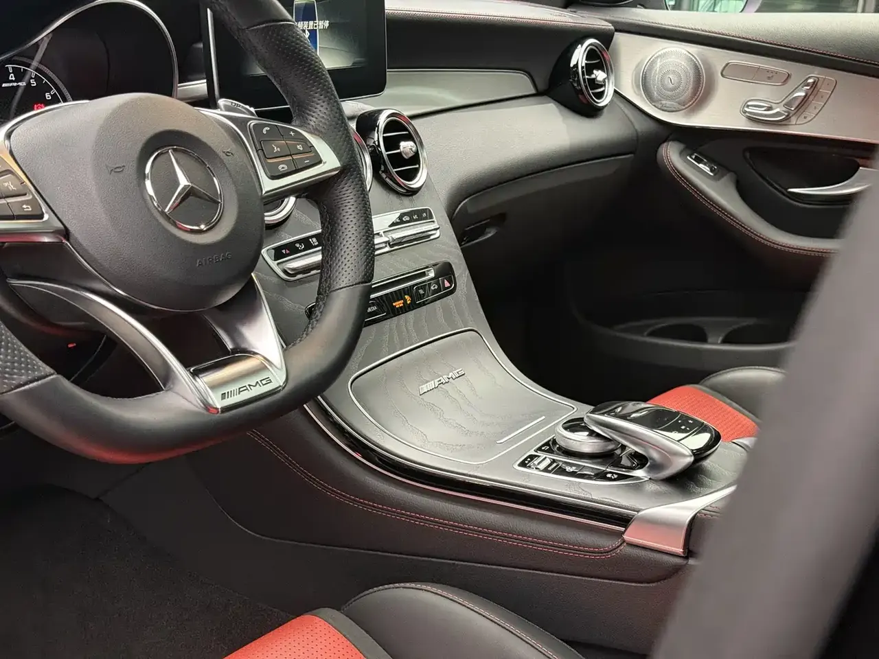 Mercedes-Benz GLC AMG 2018 AMG GLC 63 4MATIC+ фото 13