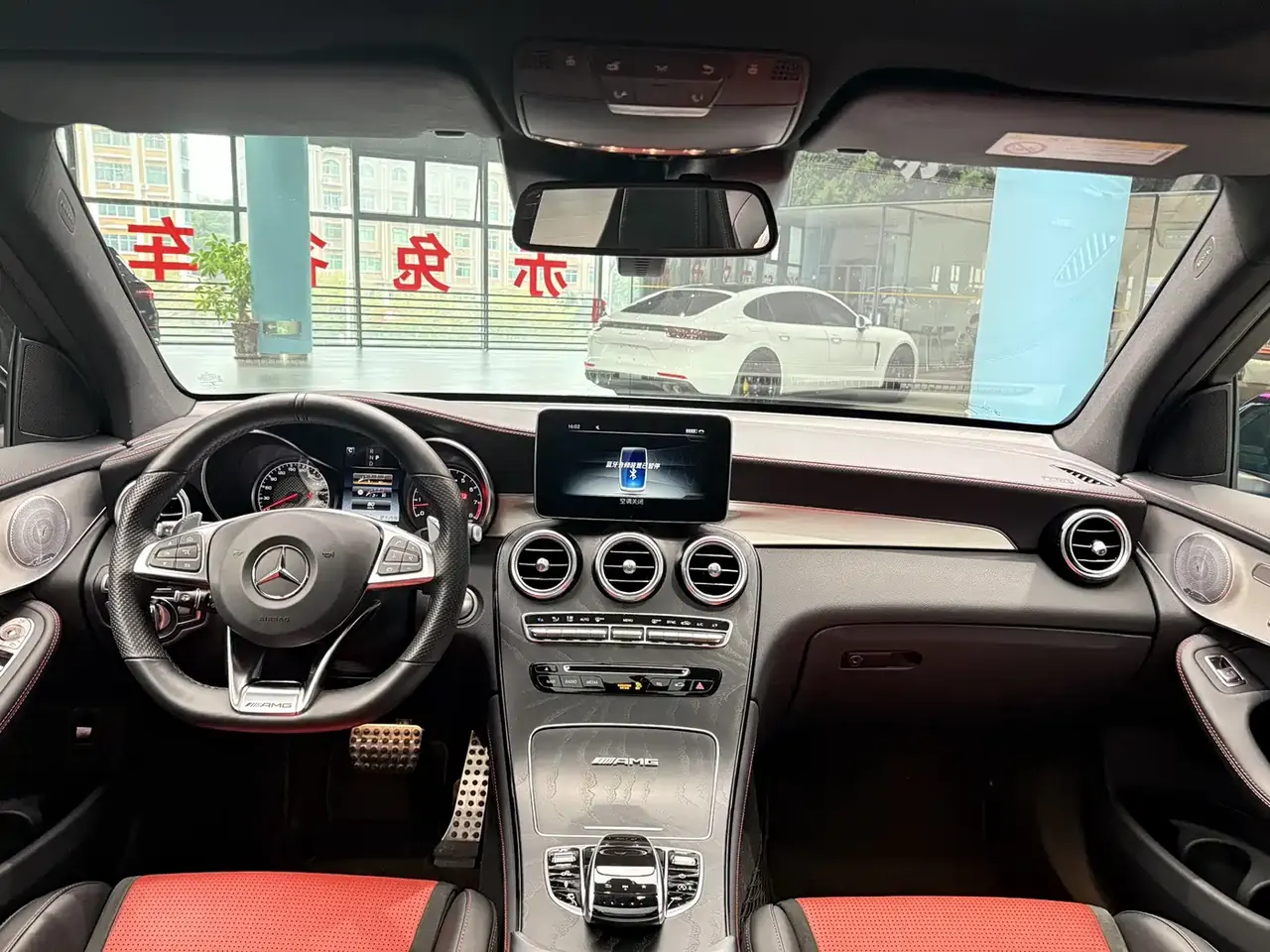 Mercedes-Benz GLC AMG 2018 AMG GLC 63 4MATIC+ фото 16