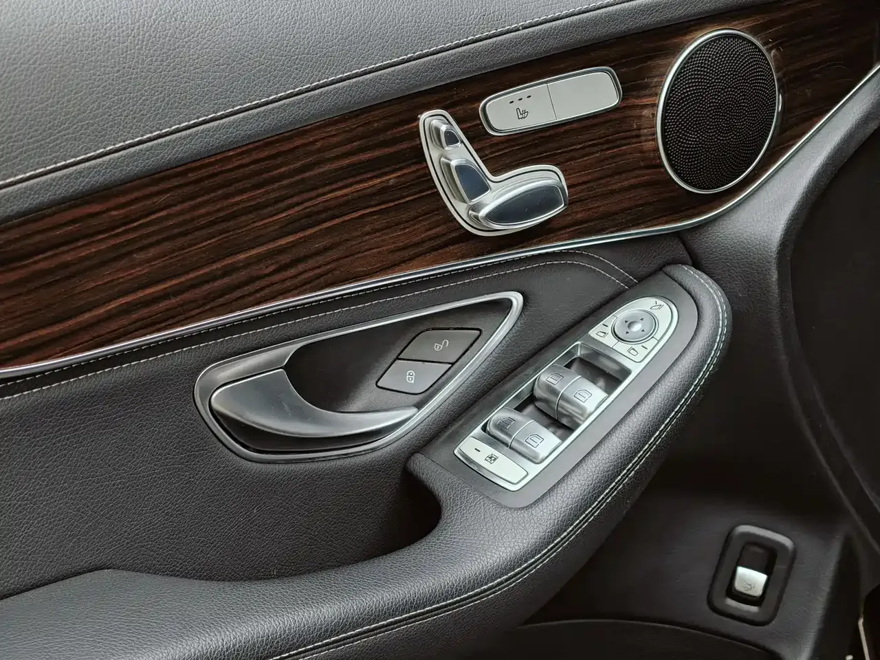 Mercedes-Benz GLC 2017 GLC 260 4MATIC Dynamic фото 18