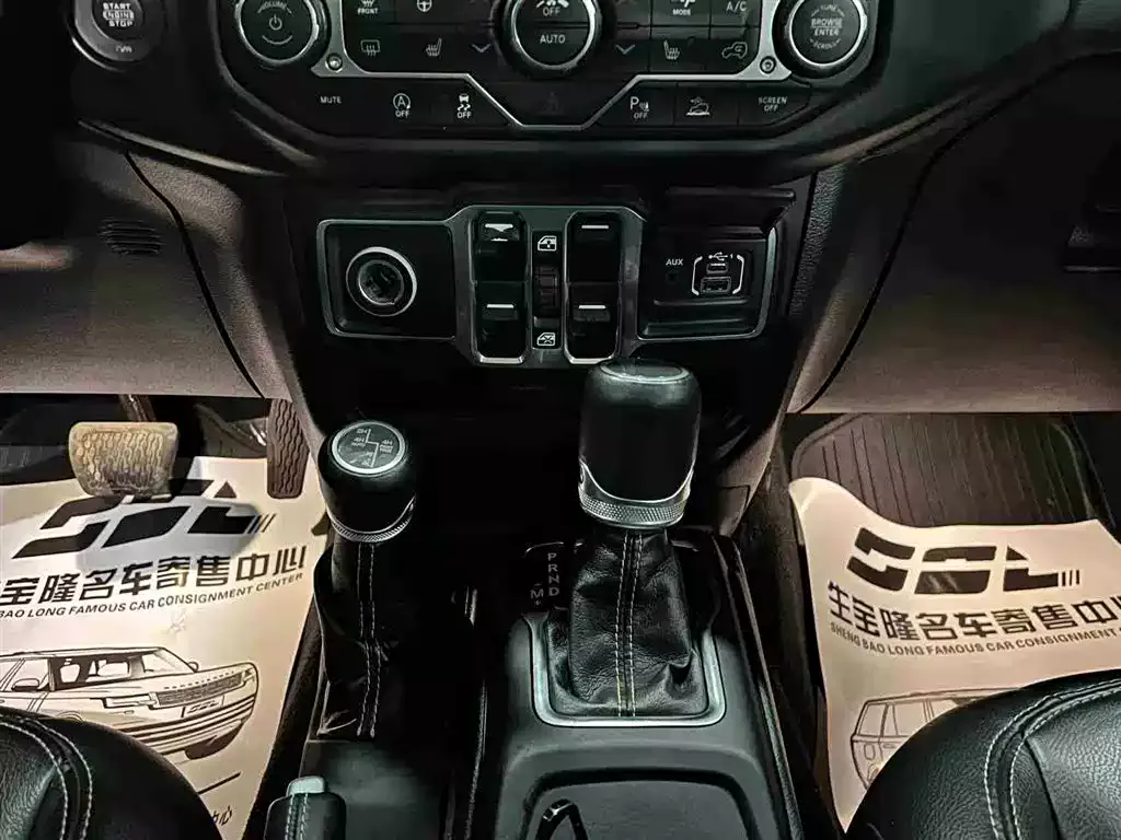 Jeep Gladiator 2023 3.6L Overland фото 9