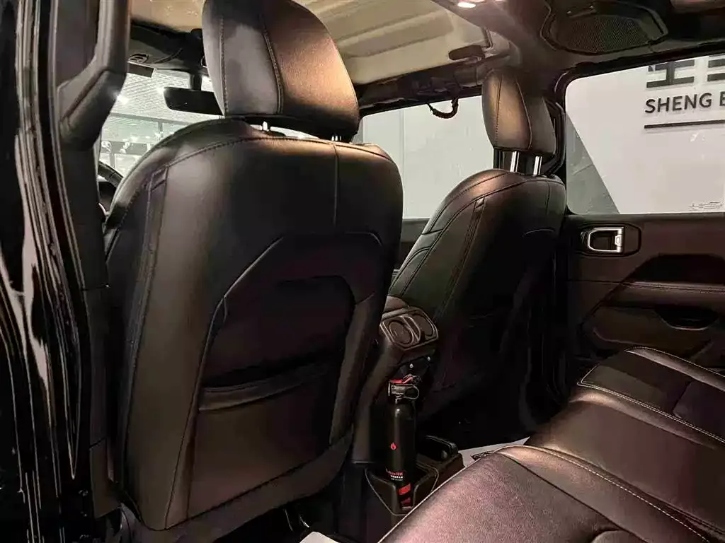 Jeep Gladiator 2023 3.6L Overland фото 11