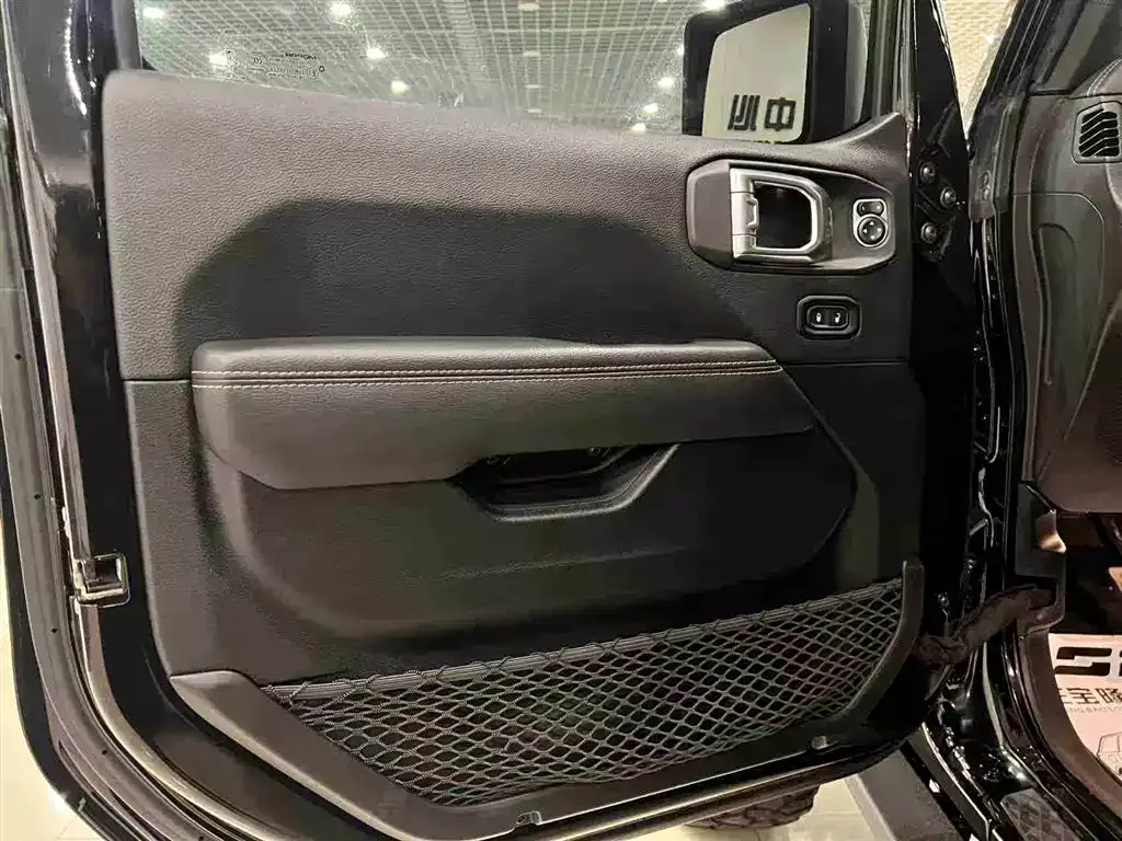 Jeep Gladiator 2023 3.6L Overland фото 14