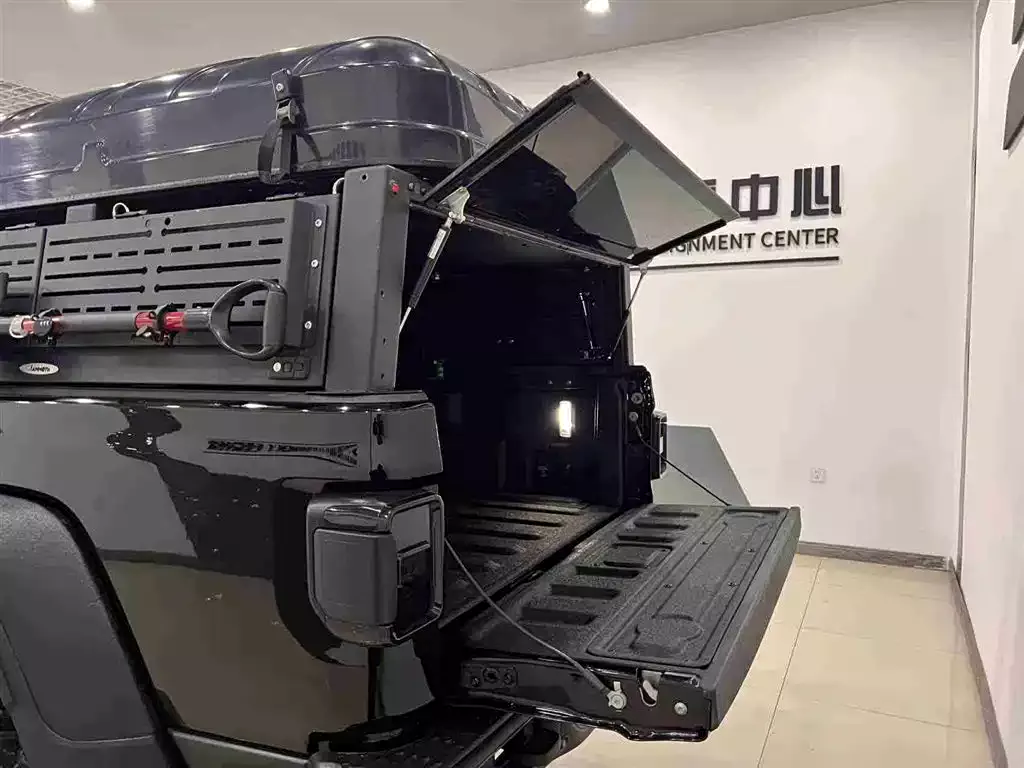 Jeep Gladiator 2023 3.6L Overland фото 16