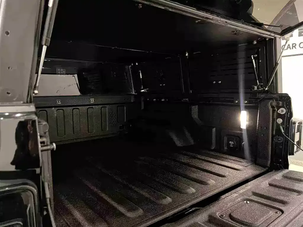 Jeep Gladiator 2023 3.6L Overland фото 21