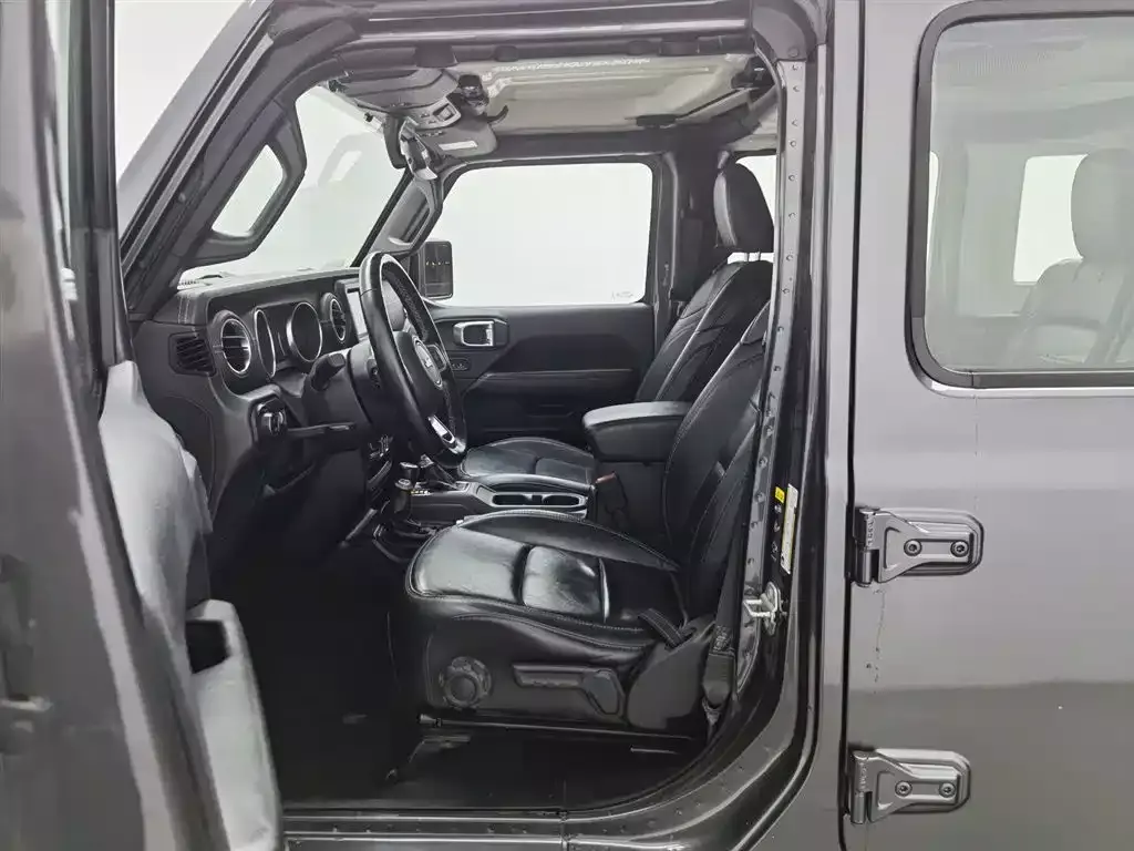Jeep Wrangler 2019 2.0T Sahara 4-Door China VI фото 10