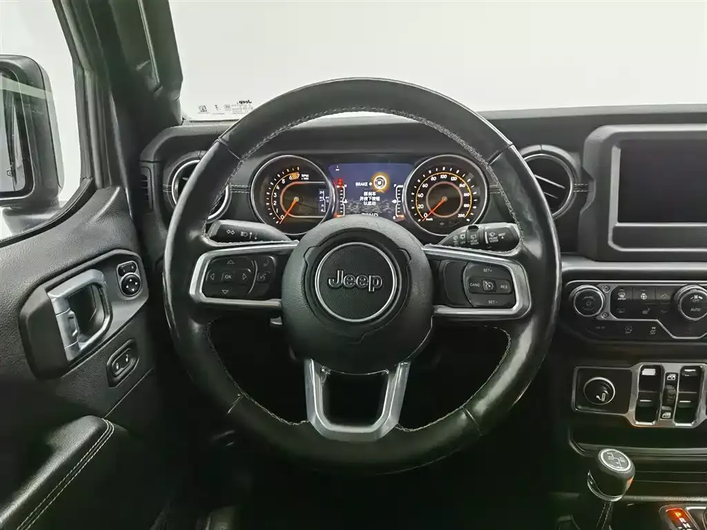 Jeep Wrangler 2019 2.0T Sahara 4-Door China VI фото 11