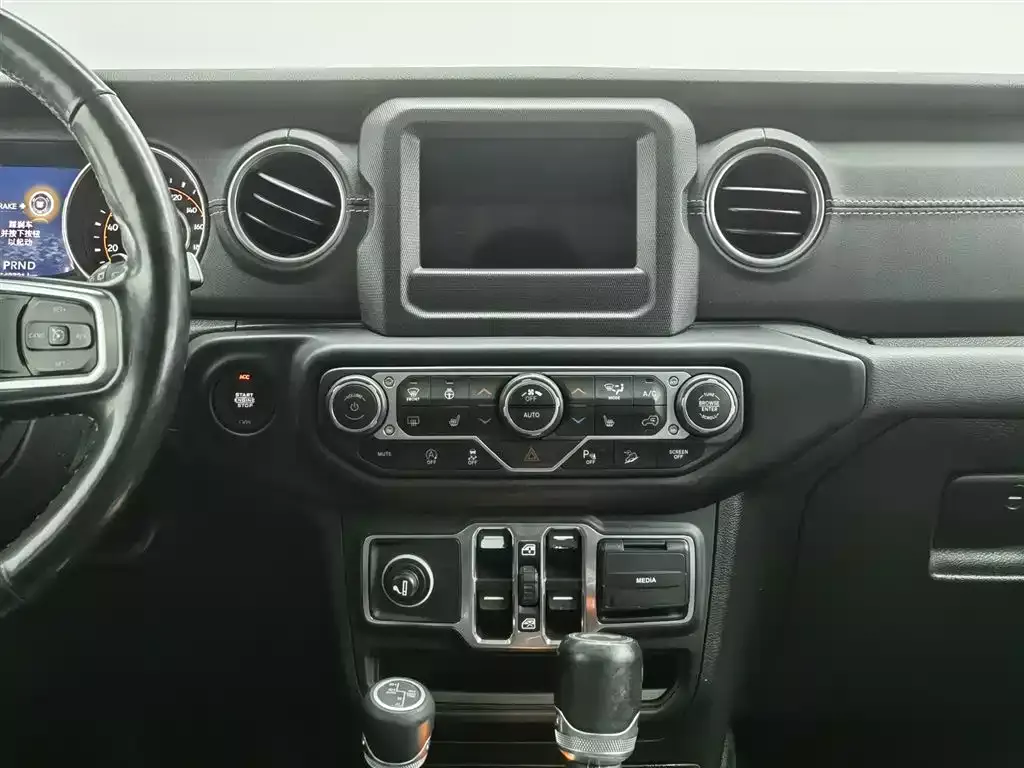 Jeep Wrangler 2019 2.0T Sahara 4-Door China VI фото 12