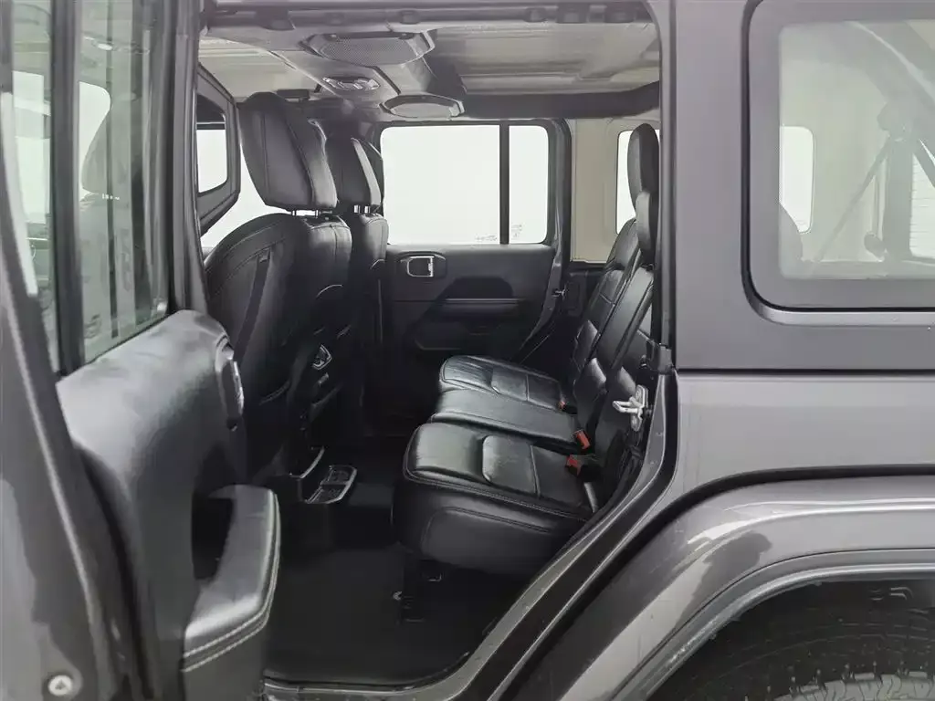 Jeep Wrangler 2019 2.0T Sahara 4-Door China VI фото 15