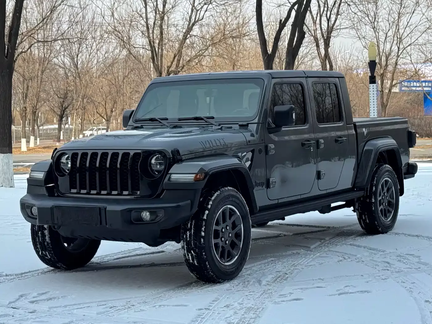 Jeep Gladiator 2022 3.6L Pioneer Edition фото 3