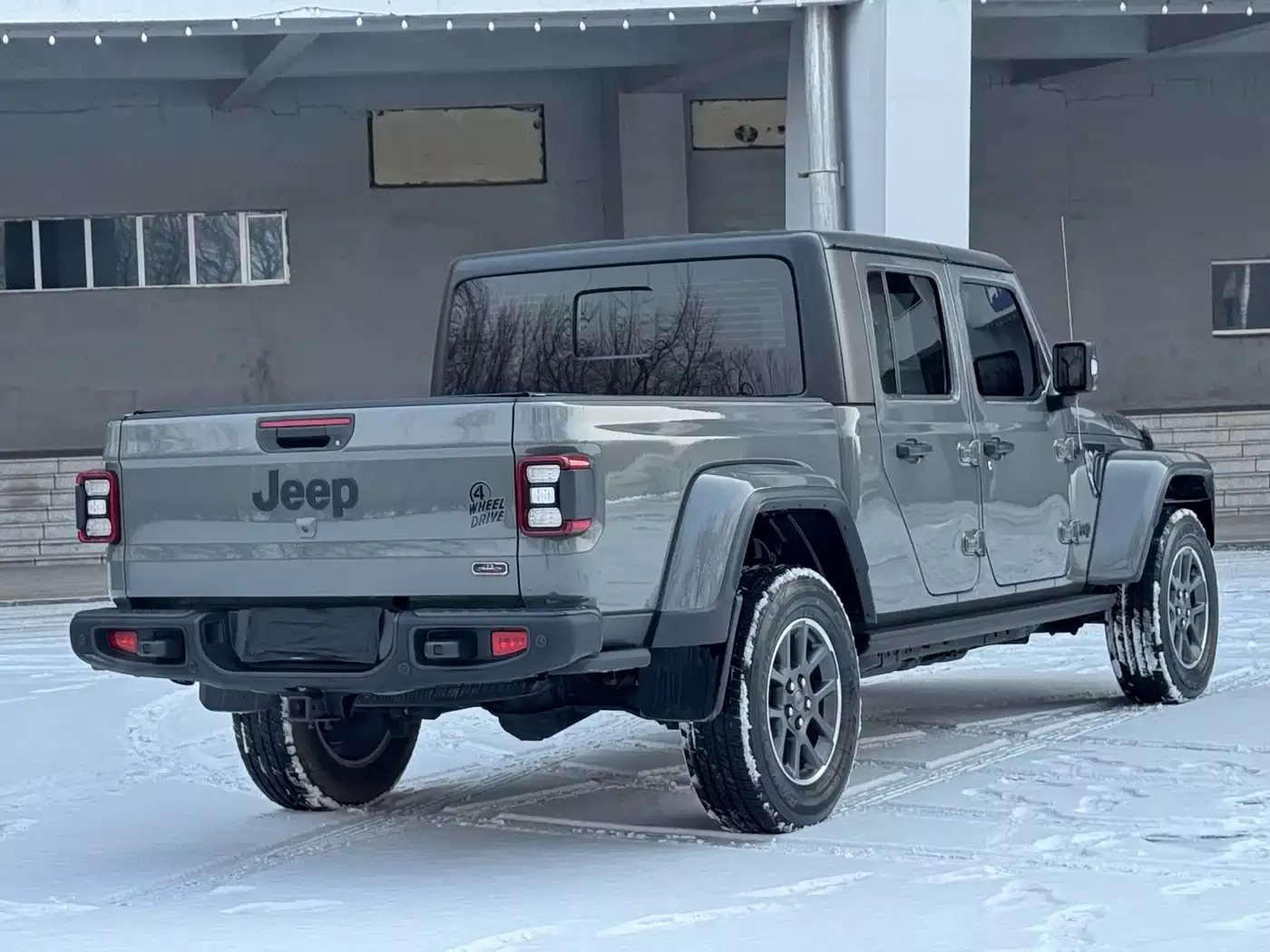 Jeep Gladiator 2022 3.6L Pioneer Edition фото 5