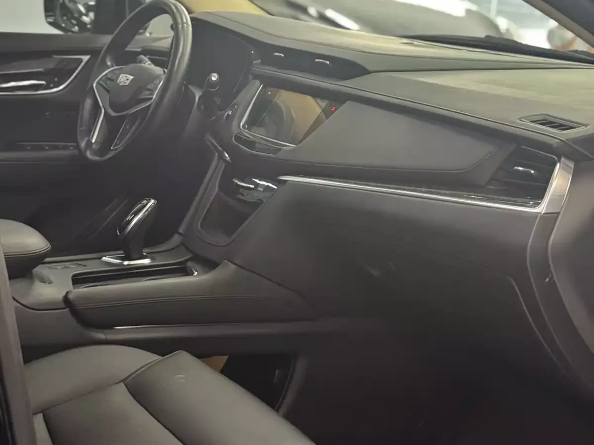 Cadillac XT5 2016 25T Luxury Model фото 13