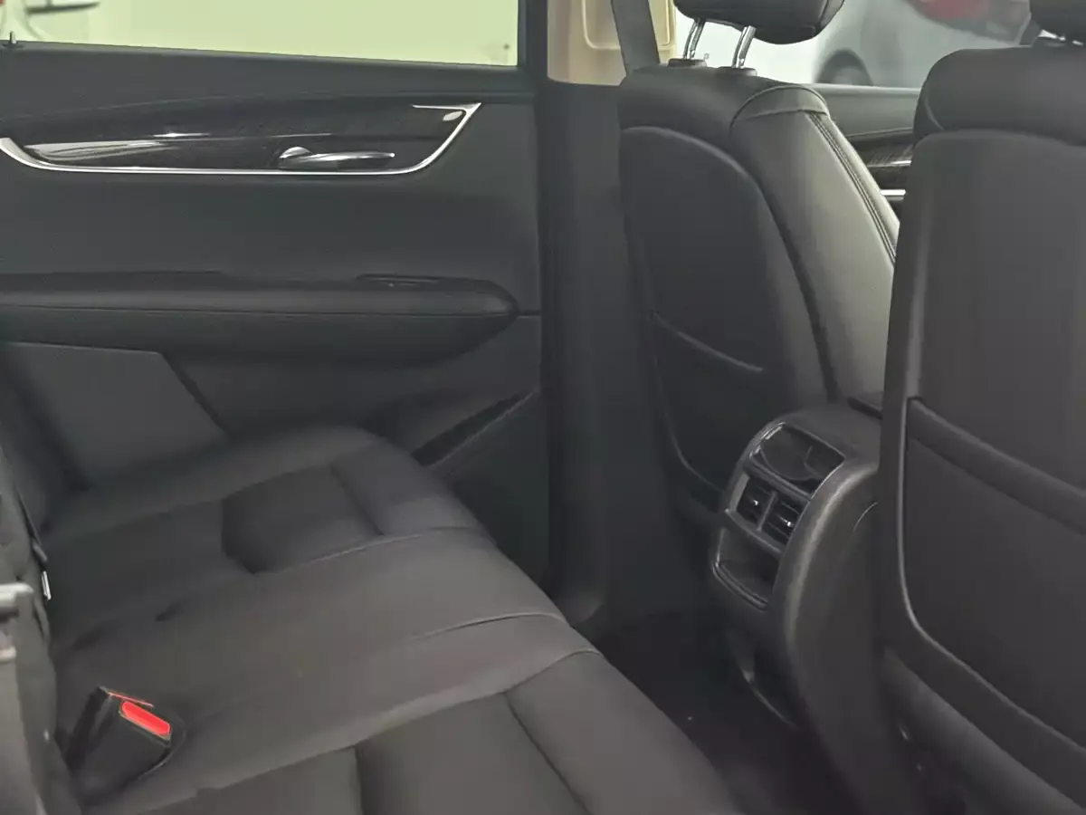 Cadillac XT5 2016 25T Luxury Model фото 14