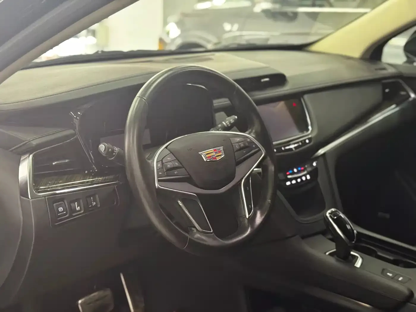 Cadillac XT5 2016 25T Luxury Model фото 15