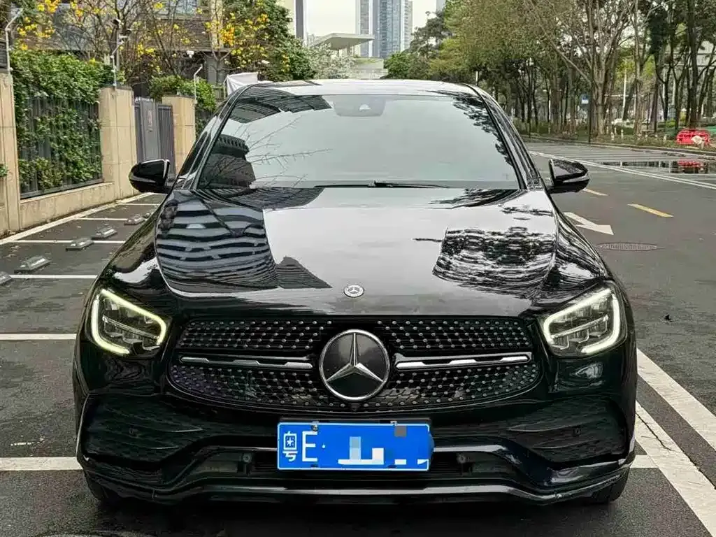 Mercedes-Benz GLC Coupe 2020 GLC 300 4MATIC Coupe SUV фото 3