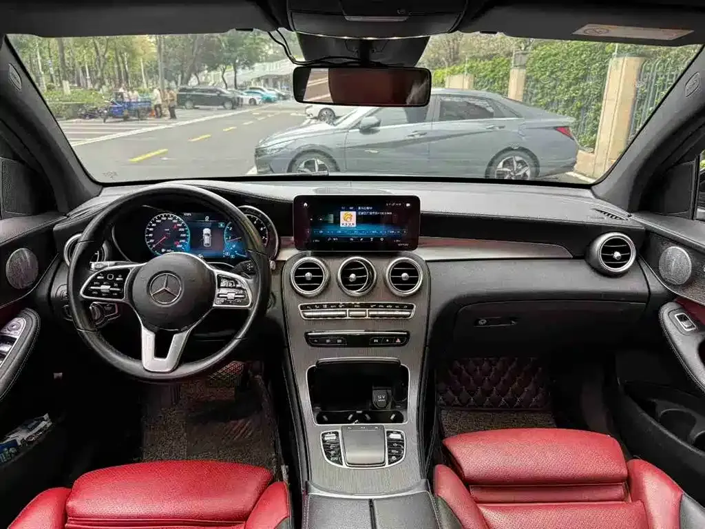 Mercedes-Benz GLC Coupe 2020 GLC 300 4MATIC Coupe SUV фото 7