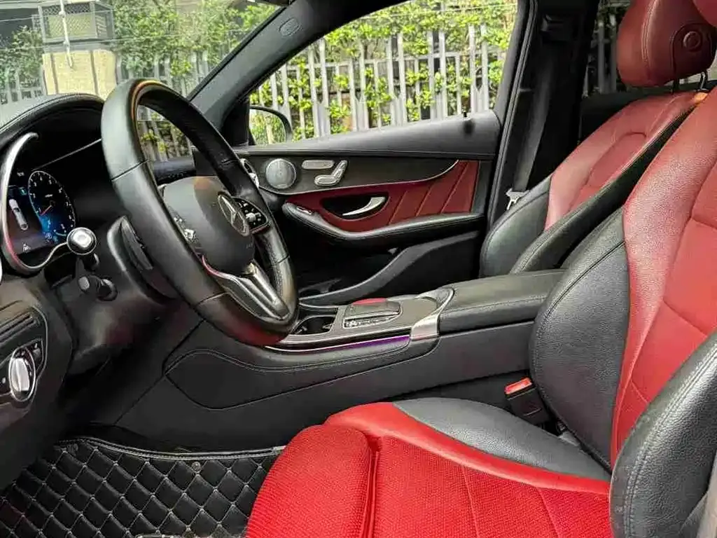Mercedes-Benz GLC Coupe 2020 GLC 300 4MATIC Coupe SUV фото 9