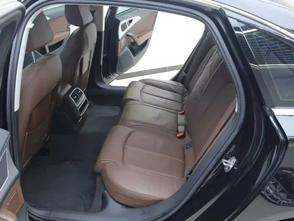 Audi A6L 2018 Model 35 TFSI Collector's Edition фото 8