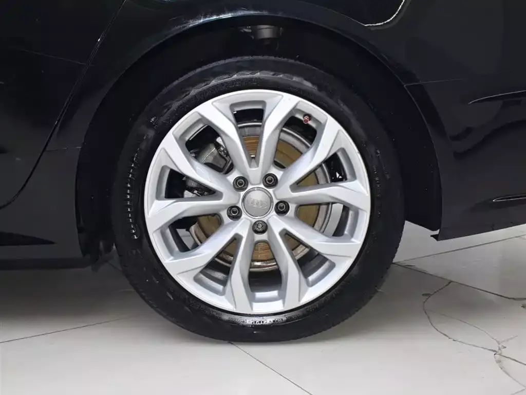 Audi A6L 2018 Model 35 TFSI Collector's Edition фото 16