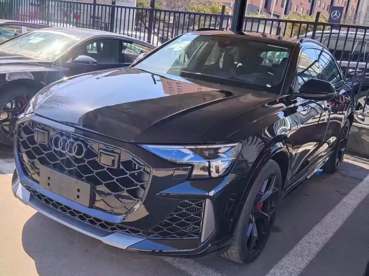 Audi RS Q8 2026 model RS Q8 4.0T performance фото 2