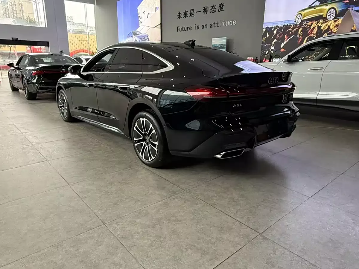 Audi A5L Sportback 2025 Model 2.0T Luxury фото 4