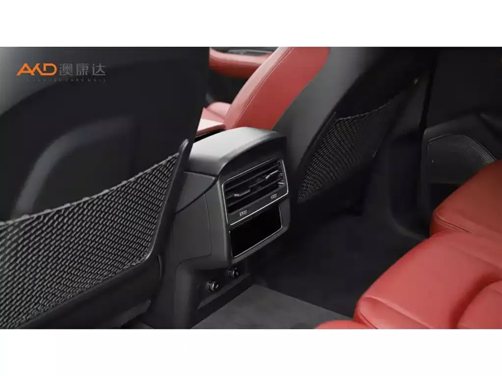 Audi SQ7 2024 4.0 TFSI Dark Knight Edition фото 9
