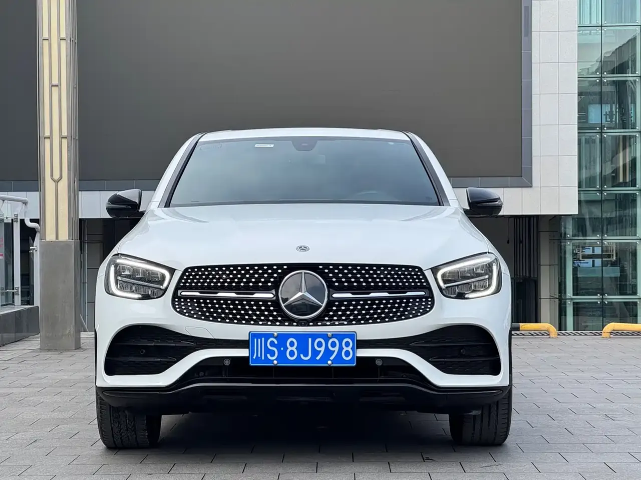 Mercedes-Benz GLC Coupe 2023 Model GLC 260 4MATIC Coupe SUV фото 3