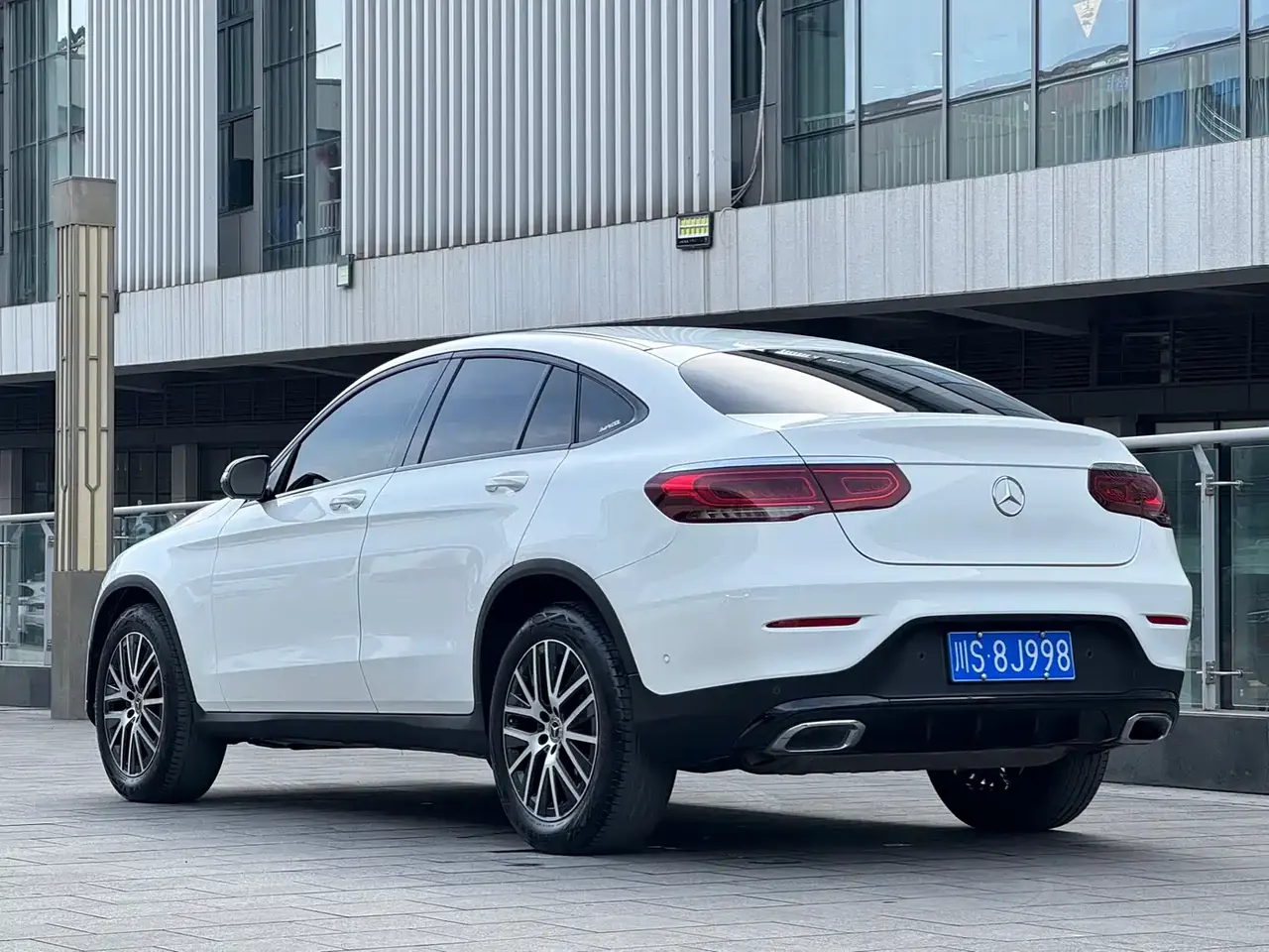 Mercedes-Benz GLC Coupe 2023 Model GLC 260 4MATIC Coupe SUV фото 6