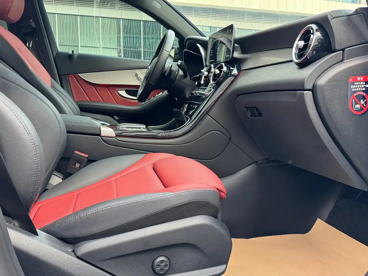 Mercedes-Benz GLC Coupe 2023 Model GLC 260 4MATIC Coupe SUV фото 11