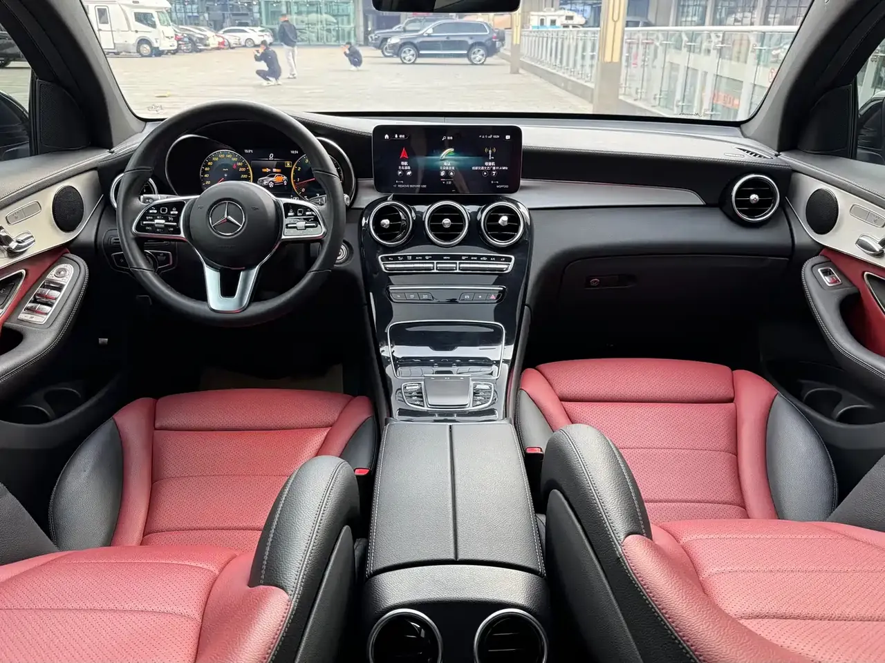 Mercedes-Benz GLC Coupe 2023 Model GLC 260 4MATIC Coupe SUV фото 17