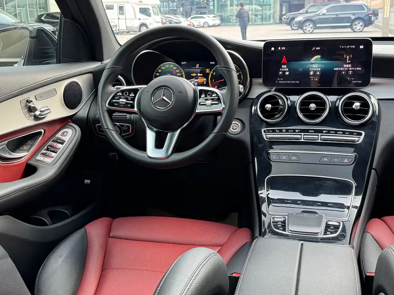 Mercedes-Benz GLC Coupe 2023 Model GLC 260 4MATIC Coupe SUV фото 18