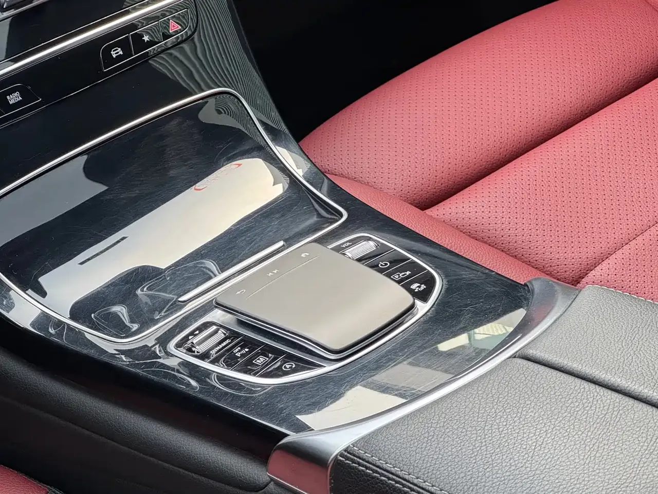 Mercedes-Benz GLC Coupe 2023 Model GLC 260 4MATIC Coupe SUV фото 20